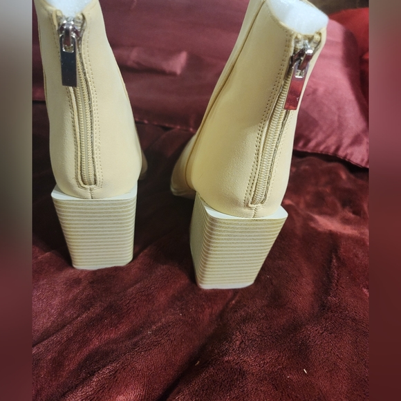 NIB  BACK ZIP BOOTIES SLIP ON CHUNKY HEEL POINTED CASUAL BOHO 6.5 3.25 HE… - Picture 8 of 12